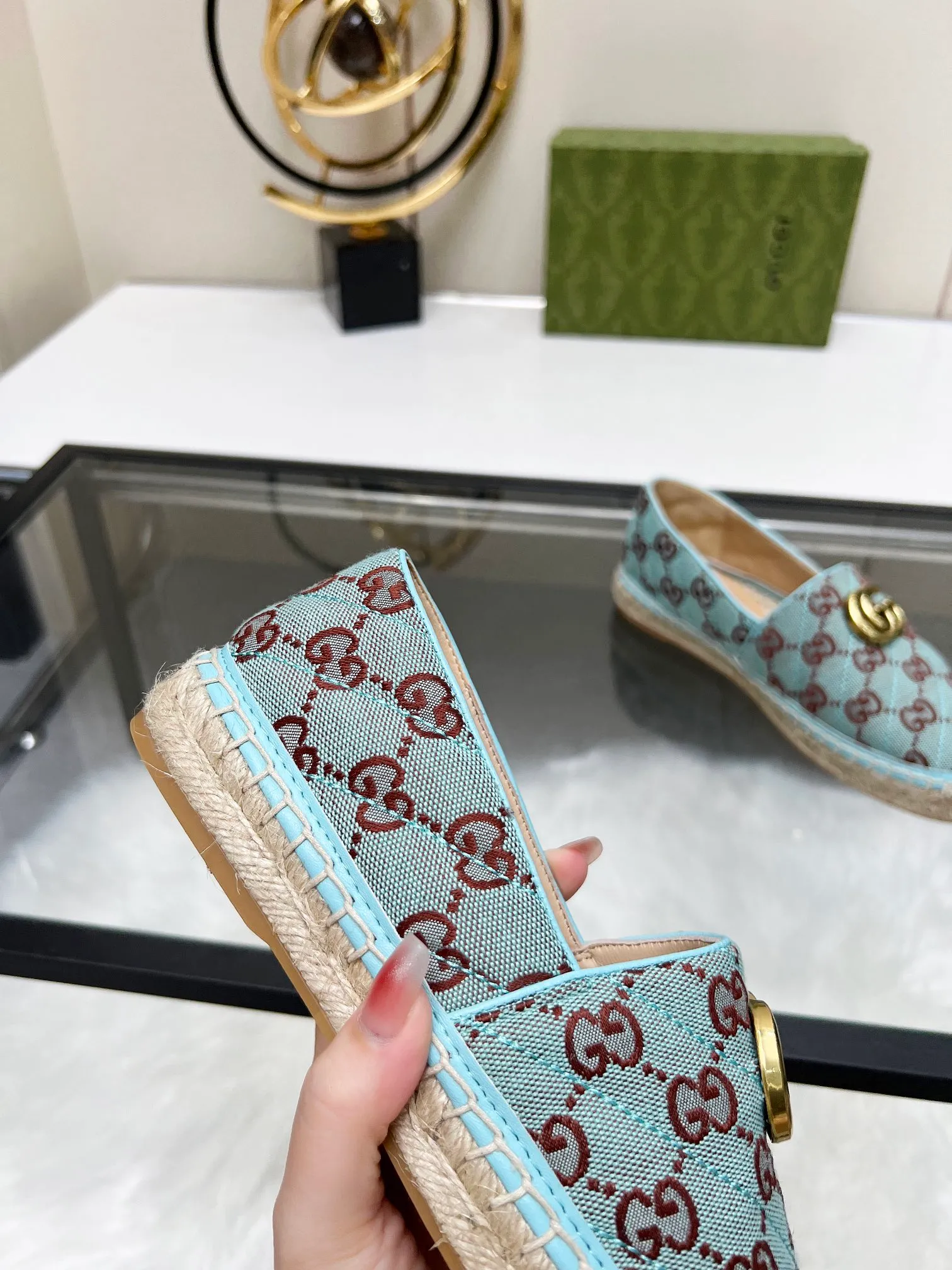 👟👟Ex-factory price 380👟👟 2024 new color early spring Gucci 🗽🗽Gucci classic logo logo canvas fisherman shoes, espadrilles made of double G imported fabric. The color of the brand's double G letter cross-woven pattern will be reinterpreted every season, and the charm of the collection elements will be interpreted through more fresh and eye-catching materials and designs. •Pink, dozens of colors, choose as you like, choose as you like •Women’s style •Number of sizes 35-42